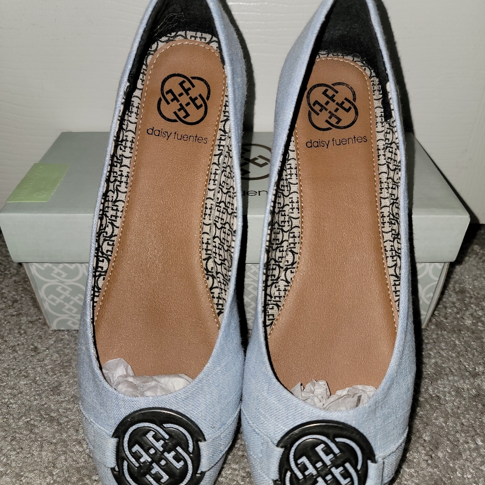 Light denim Daisy Fuentes Flats